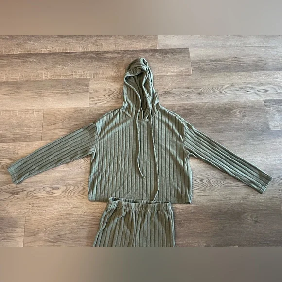 Olive Ribbed Knit Set - Picture 5 of 6